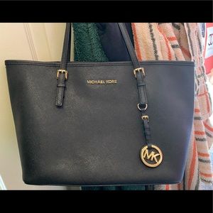 Medium Micheal Kors Tote